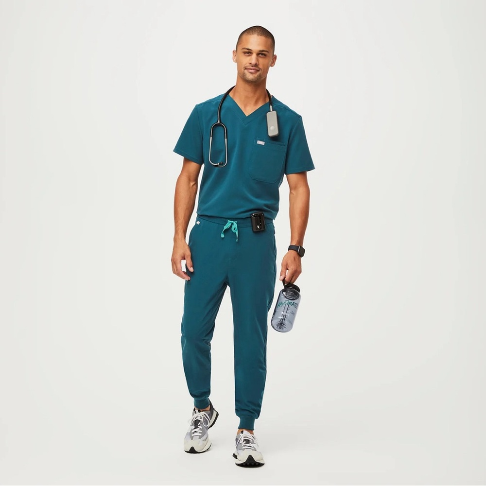 Teal Figs scrub top M. GUC